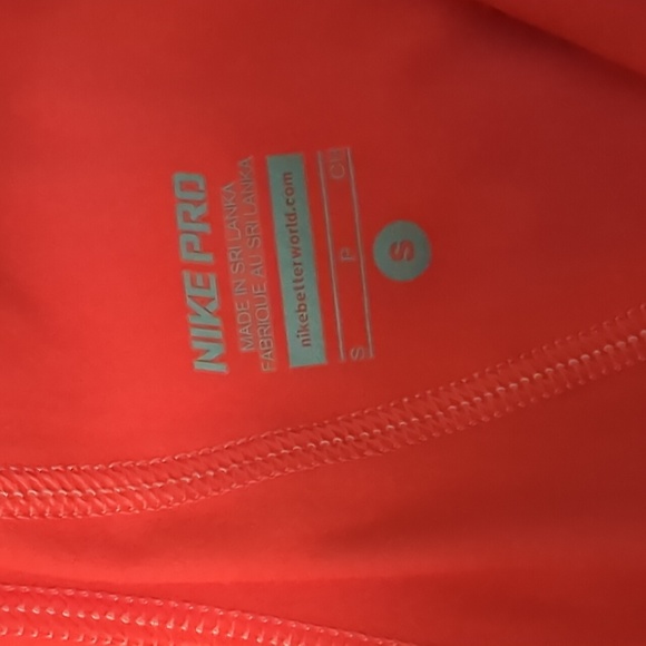 Nike exercise top - Picture 5 of 5